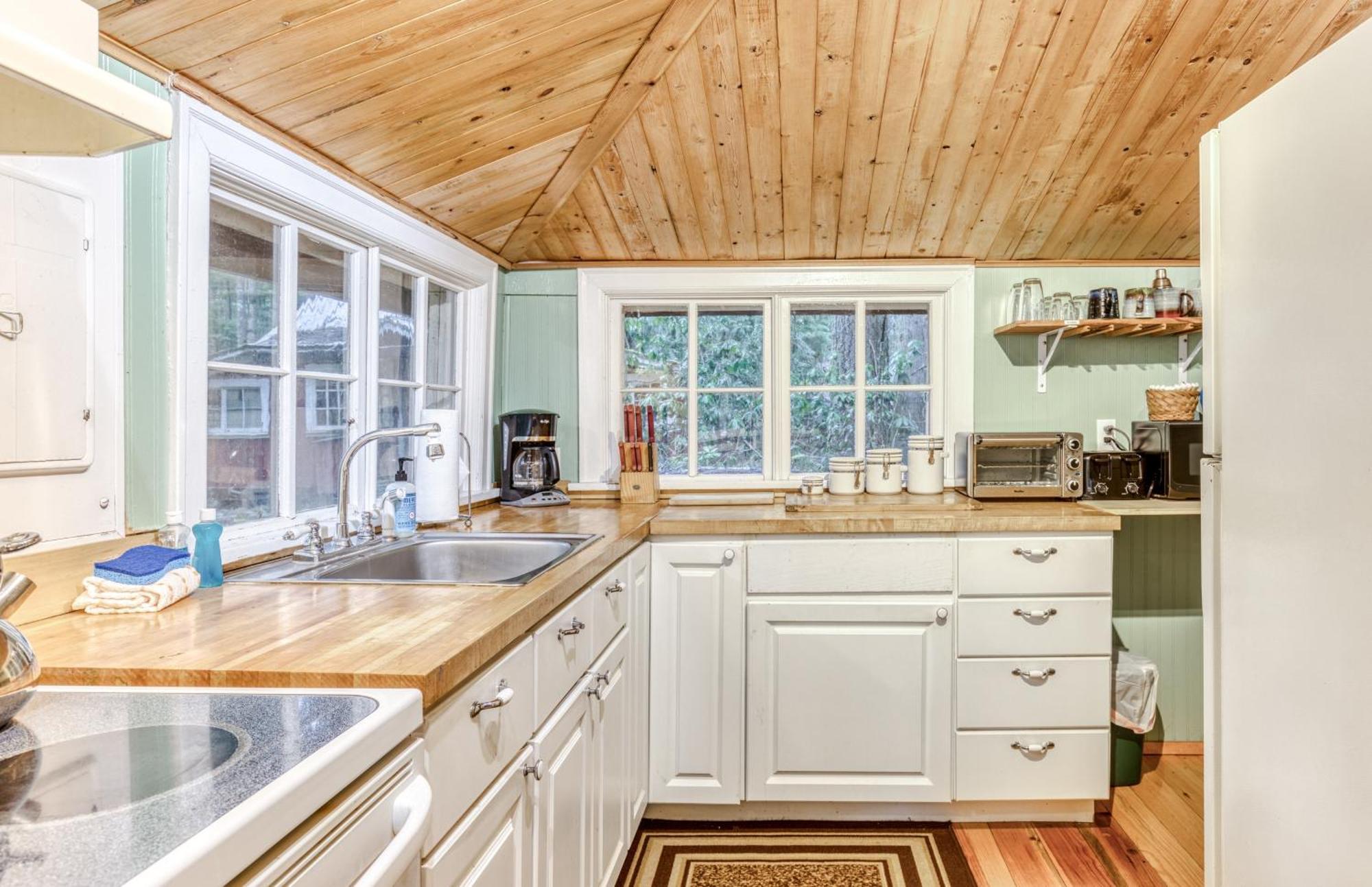 The Cedars Cabin Welches Экстерьер фото