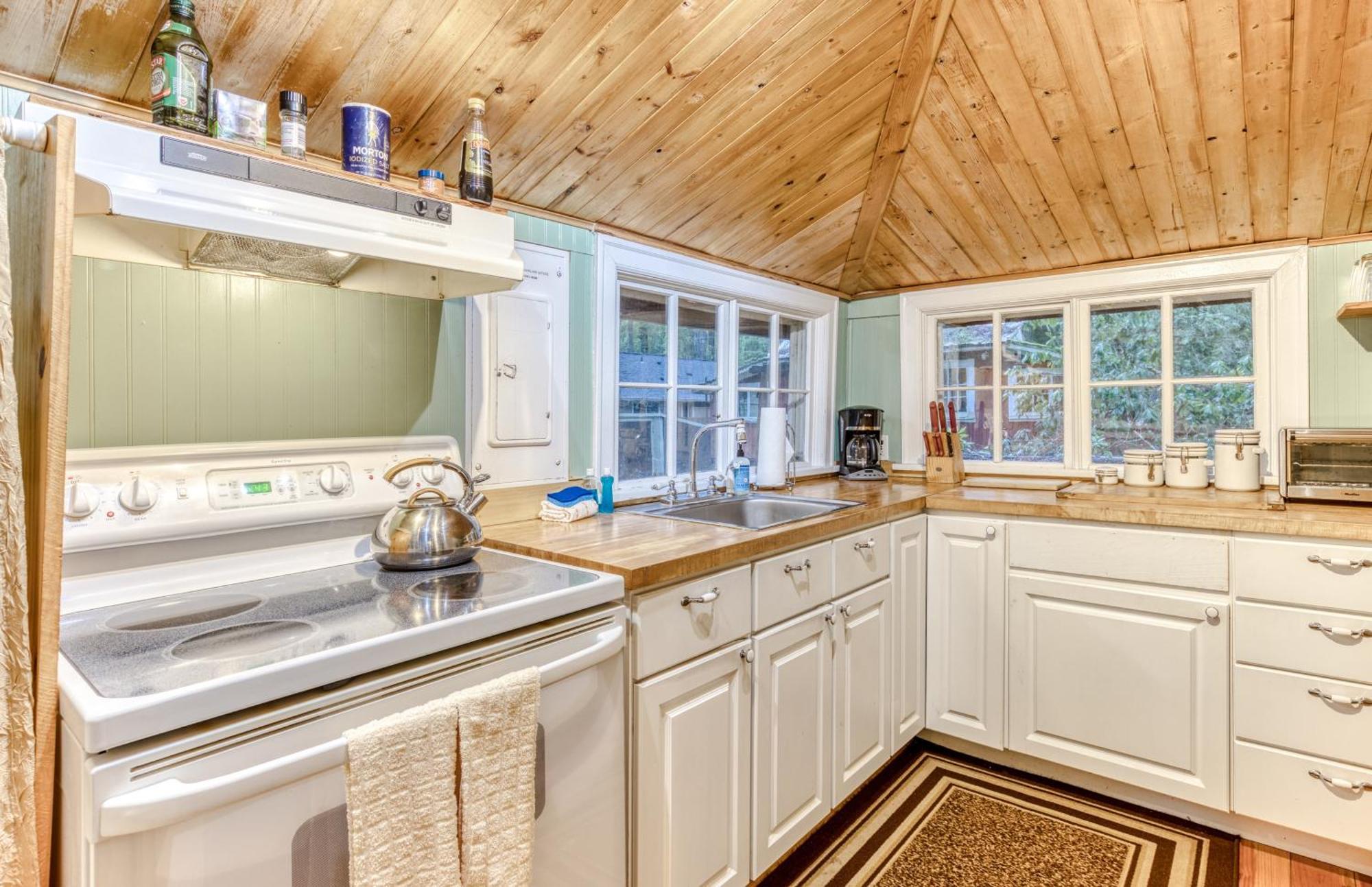The Cedars Cabin Welches Экстерьер фото
