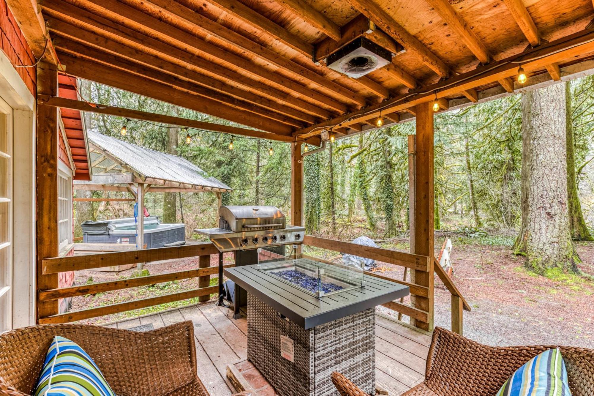 The Cedars Cabin Welches Экстерьер фото